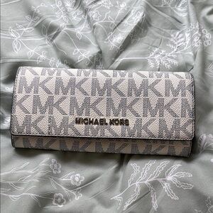 Michael Kors Navy and White Wallet Classic Design